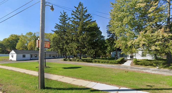 Town & Country Motel (Town and Country Motel) - Web Listing (newer photo)